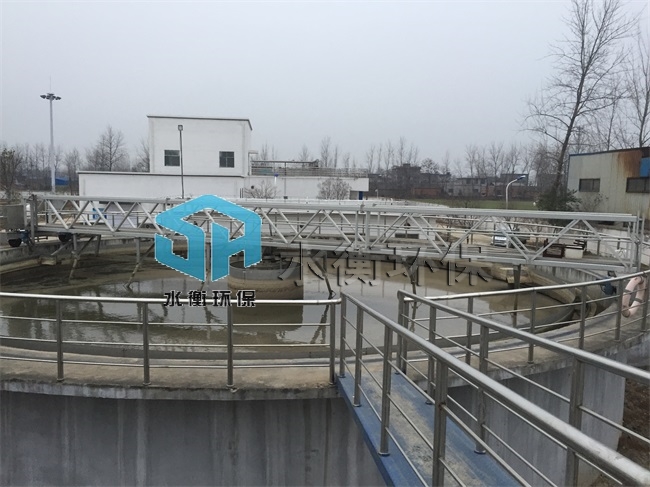 周邊傳動(dòng)刮吸泥機(jī)